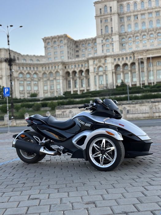 Can-Am Spyder RSS