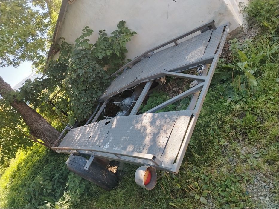 Продам прицеп на одну машину