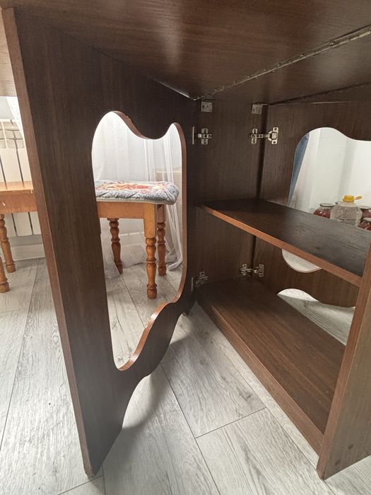 Стол книжка / Кітапша үстел