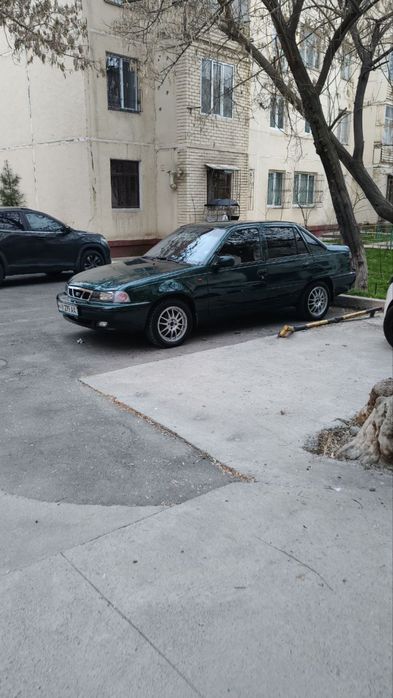 на продажу срочно нексия 1
