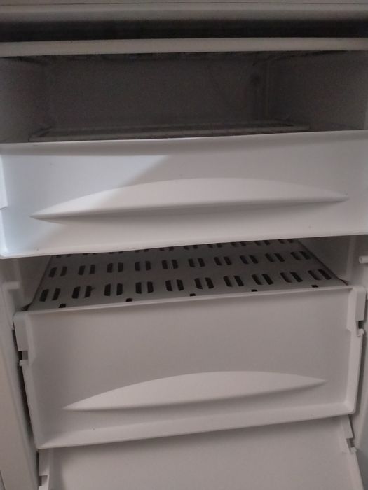 Срочно продается морозильная камера