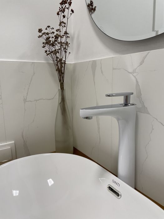 Плитка белая под мрамор, 18-20кв м