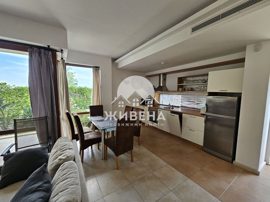 Продавам вила/ къща в гр.Бяла