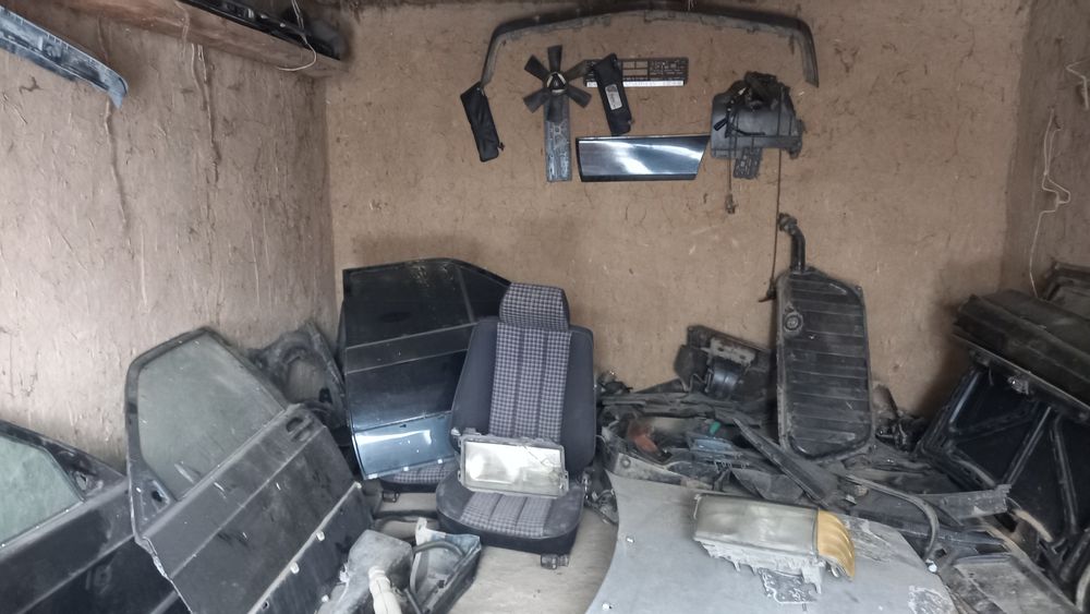 Мерс 190 разбор запчасть