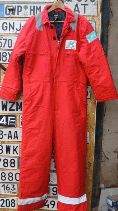 Продам зимний комбез, без капюшона.