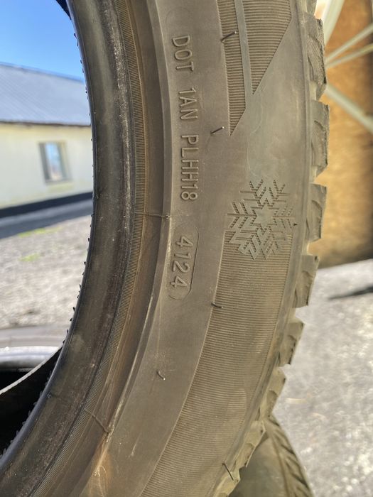 Зимняя резина 215/55R18