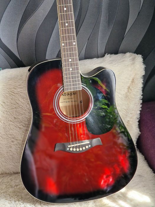 Гитара акустическая