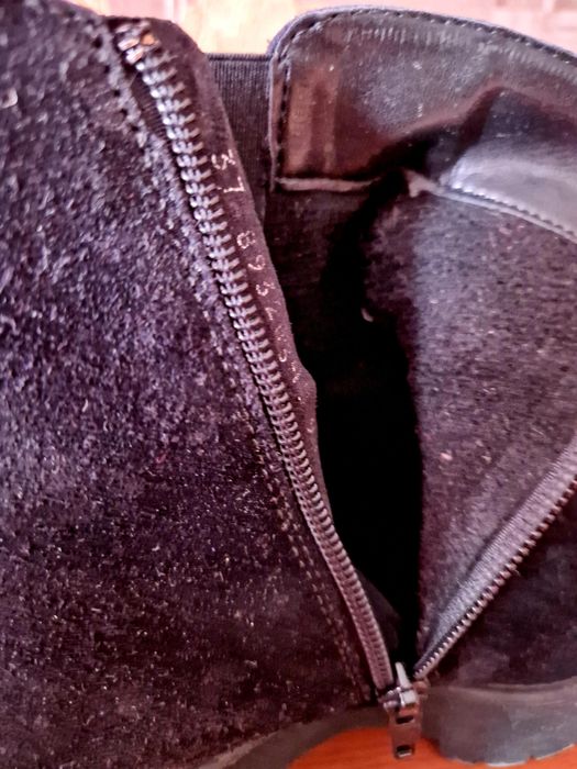 Продаю классные замшевые ботильоны