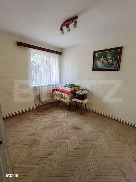 Apartament decomandat, 36mp, etaj intermediar, zona Marasesti
