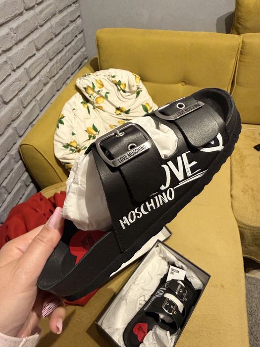 Papuci Love Moschino