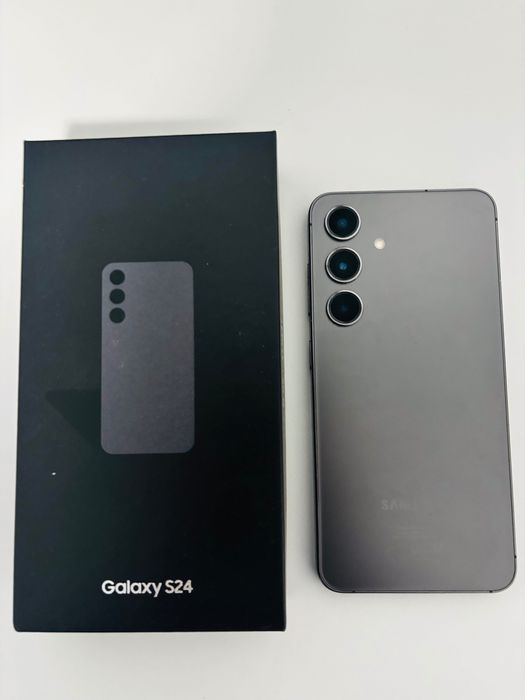 Samsung Galaxy S24 в Черно (256GB) КАТО НОВ (едни от най-добрите сега)