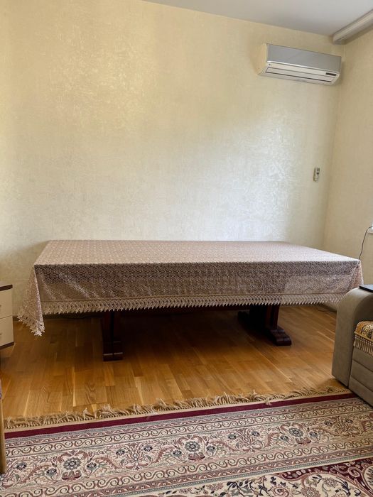 Стол гостинный