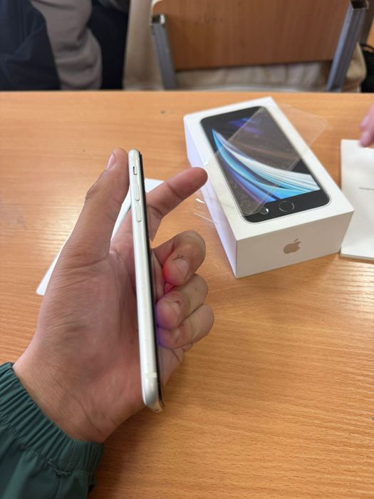 Iphone se 2020..