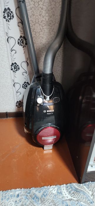 Пылесос Bosch рабочий. Мощный.