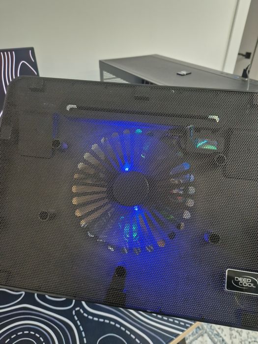 Охладитель подставка для ноутбука deep cool