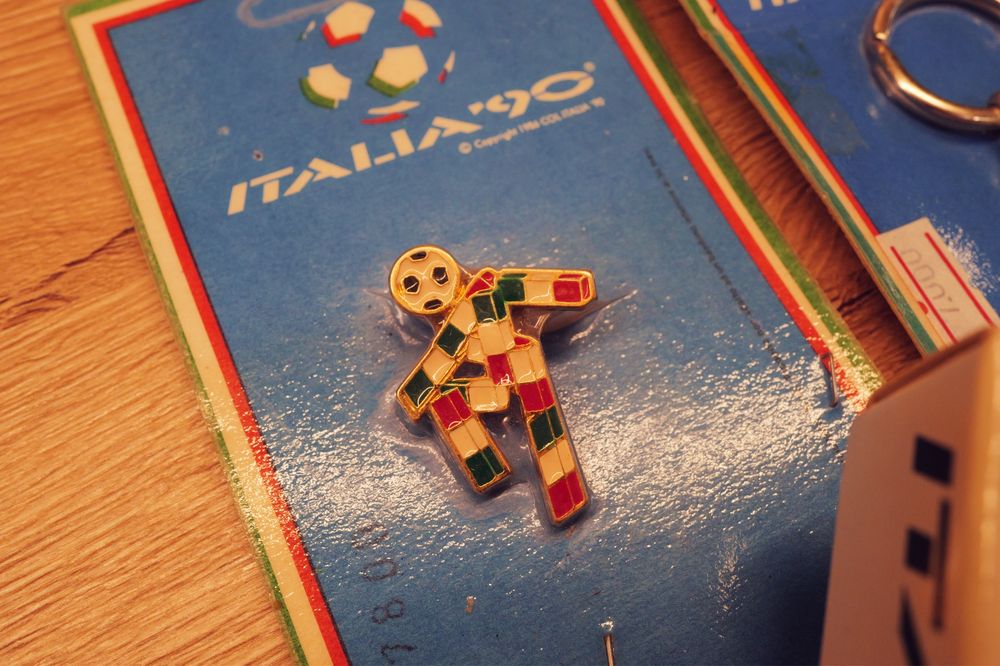 Suvenir vintage fotbal ITALIA 90 Ciao F40 Burago si Bertoni NOI