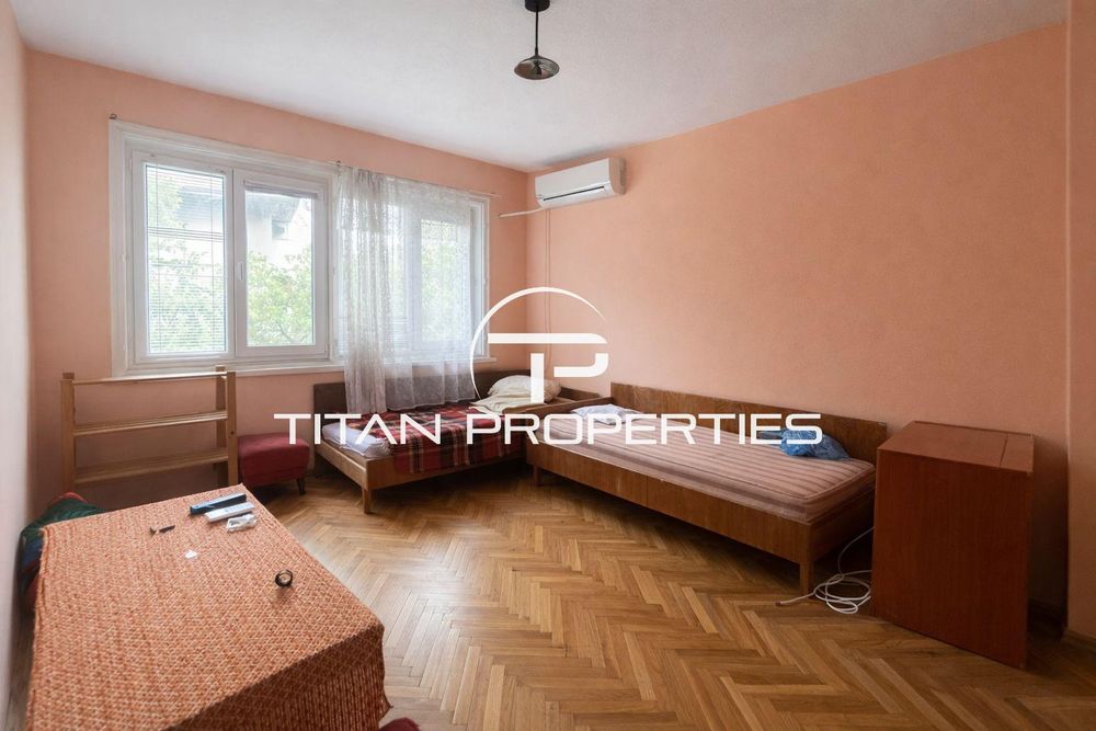 Продава се Четиристаен апартамент в Пловдив, Младежки Хълм - 170 кв.м за 1471 €/кв.м - Снимка #5