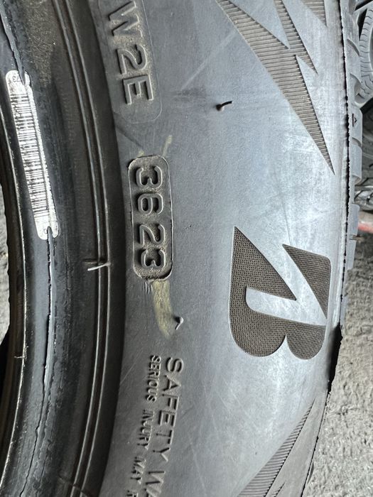 O anvelopa 225/55/17 Bridgestone si Continental 225 55 R17