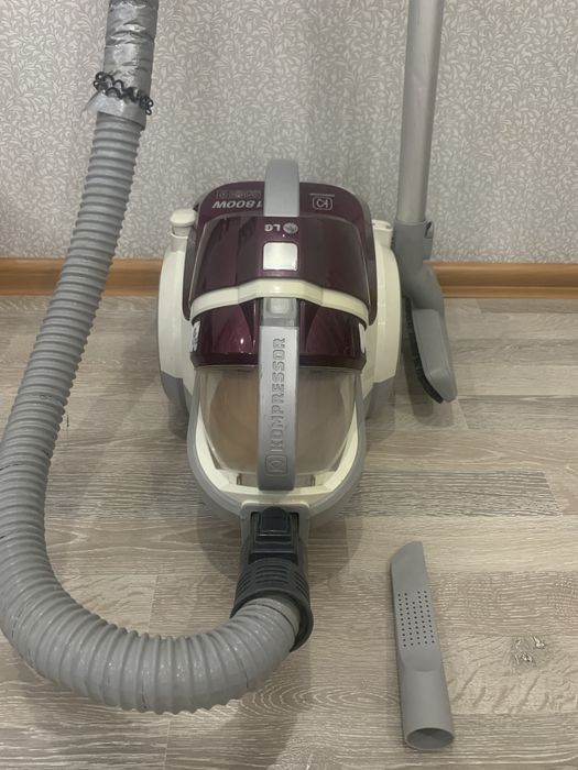 Продам пылесос LG Compressor 1800