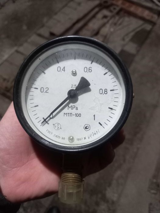 Продам манометры разные