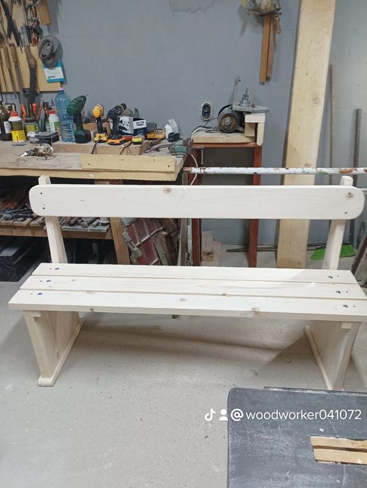 Дървени пейки от смърч