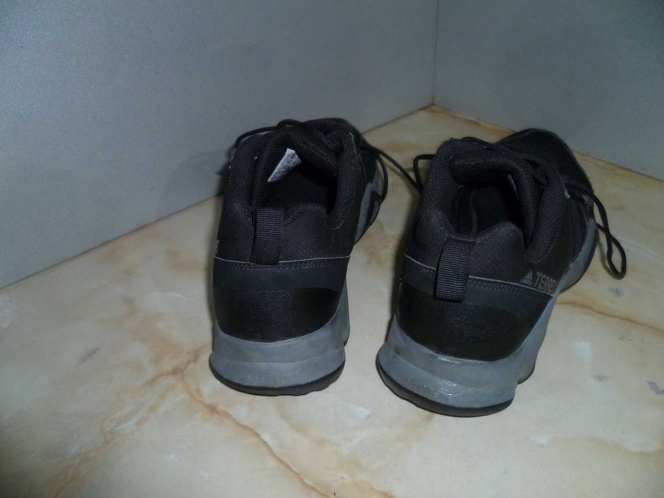 ADIDAS Terrex маратонки №40