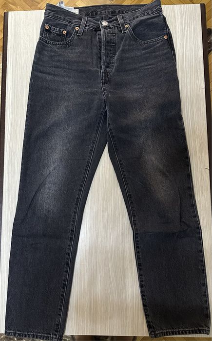 Levis 501 cropped