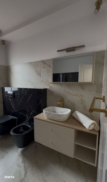 Casa cu garaj / panouri solare complet mobilata/utilata 5 camere/3 bai