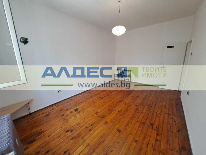 Продава се Тристаен апартамент в София, Център - 72 кв.м за 3723 €/кв.м - Снимка #8