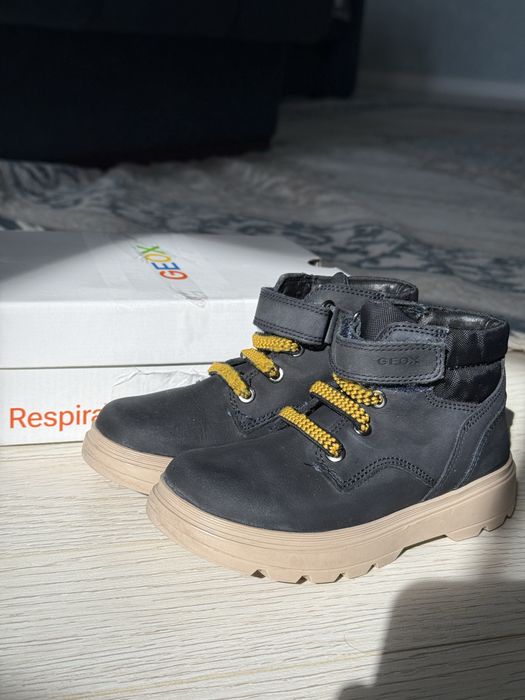 Продам ботинки geox
