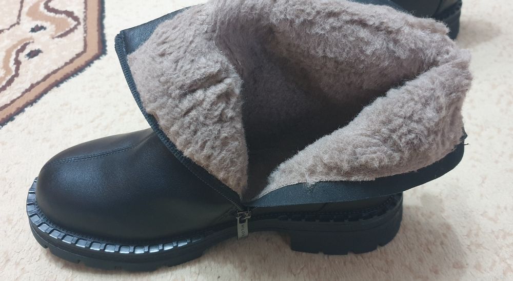 Продам зимние ботинки