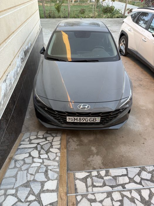 Hyundai Elantra sotiladi. Naqd, variant, kredit
