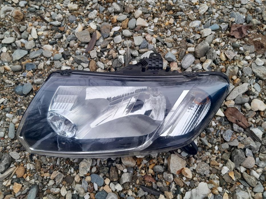 Dezmembrari bara usa capota aripa lampa far airbag sandero stepway 201
