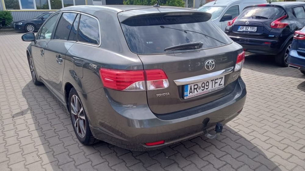 TOYOTA Avensis 2012 — imagine 2