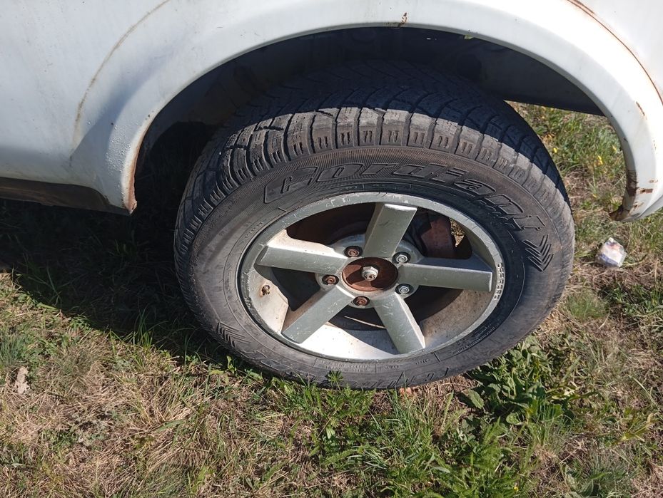 Продам колеса R16 нива