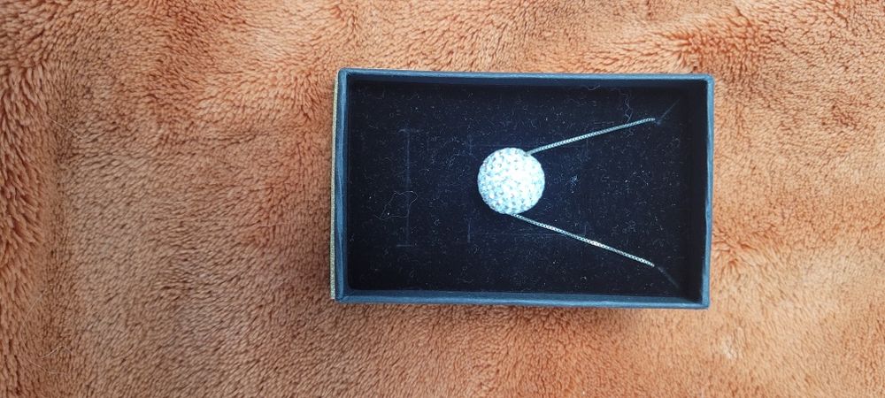 Сребърно колие с топка