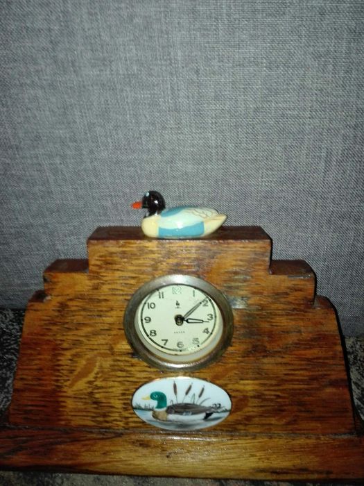 Продавам старинен часовник