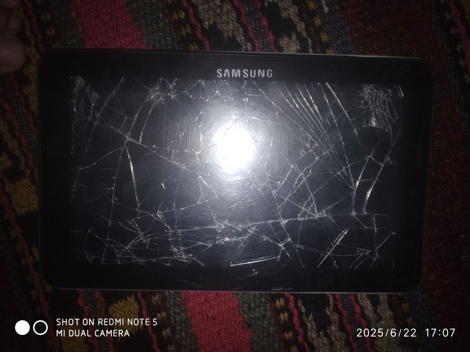 Samsung planshet ekran almashtirish kerak boʻldi