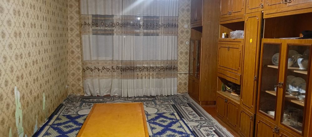 2 хонали квартира сотилади Космосда.