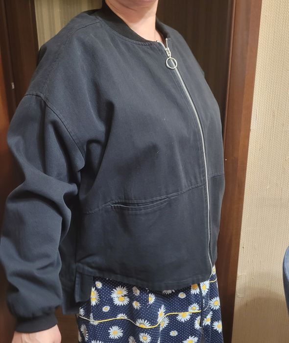 Куртка-бомбер продам