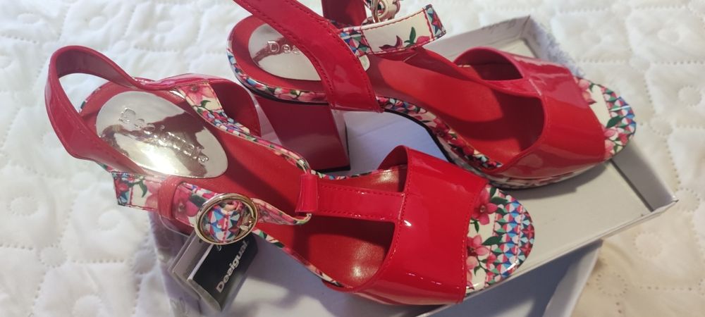 Нови летни елегантни обувки Desigual с етикет