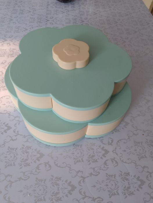 Продам менажницу