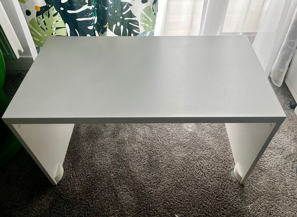 Vând măsuțe  pentru copii IKEA