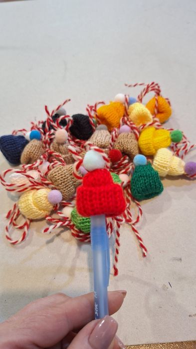 Продавам мартеници