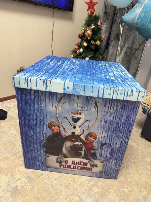 Подарочная коробка