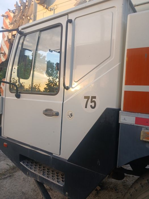 70 tonna avtokran