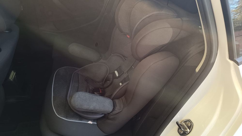 Vând scaun auto de copil