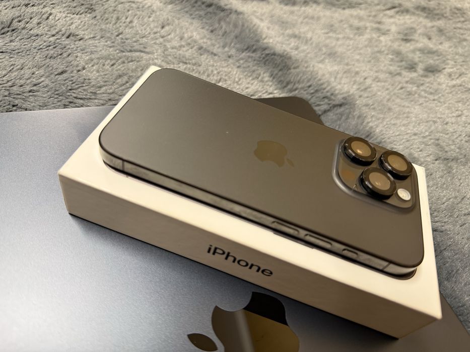 Iphone 15 PRO black titanium