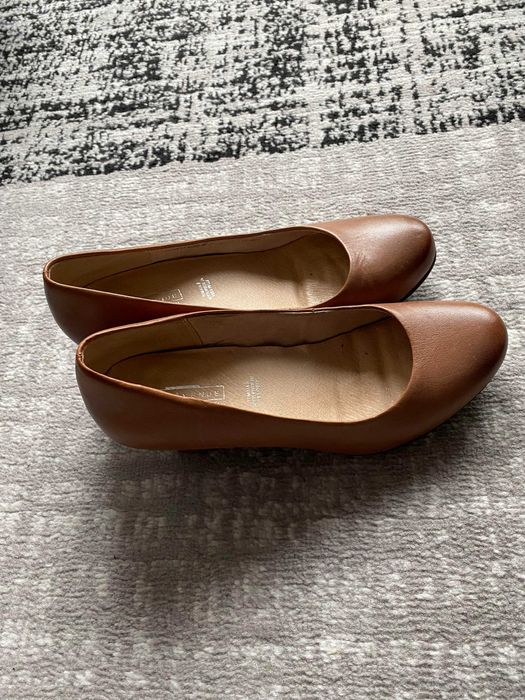 Vand pantofi de piele marimea 37 in conditii foarte bune
