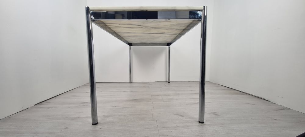 Бюро с мраморен пло USM Haller, класически дизайн за офиси или дома